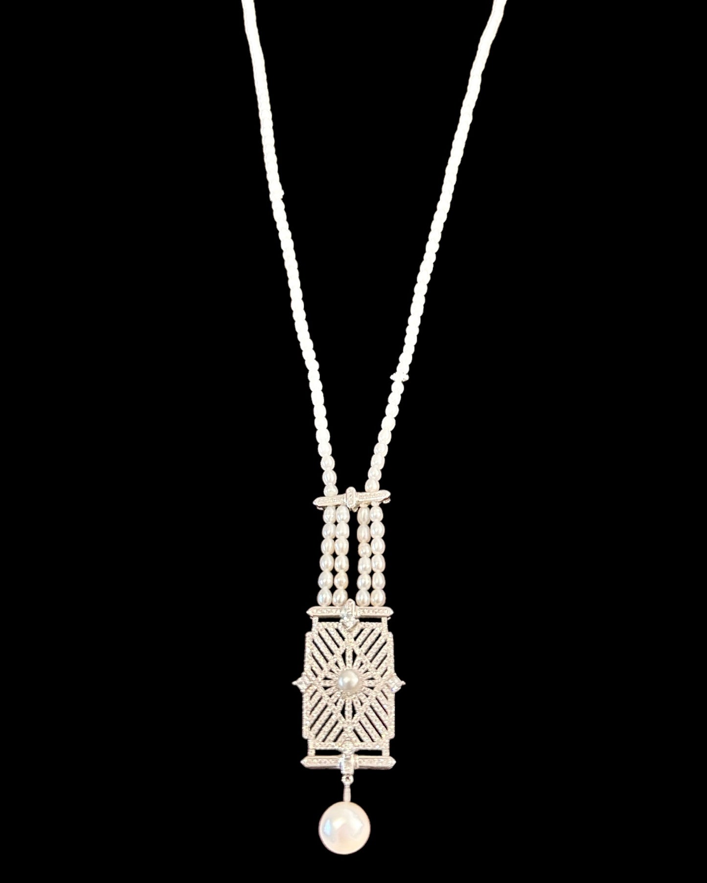 Zirconia Pearl Necklace