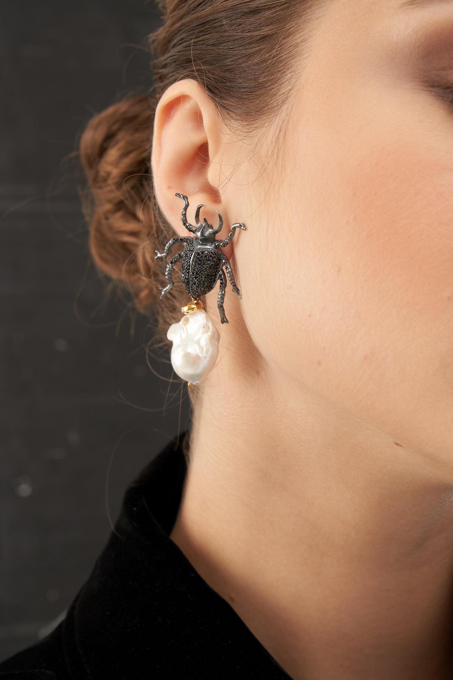 Barok İncili Gümüş Siyah Scarab Küpe