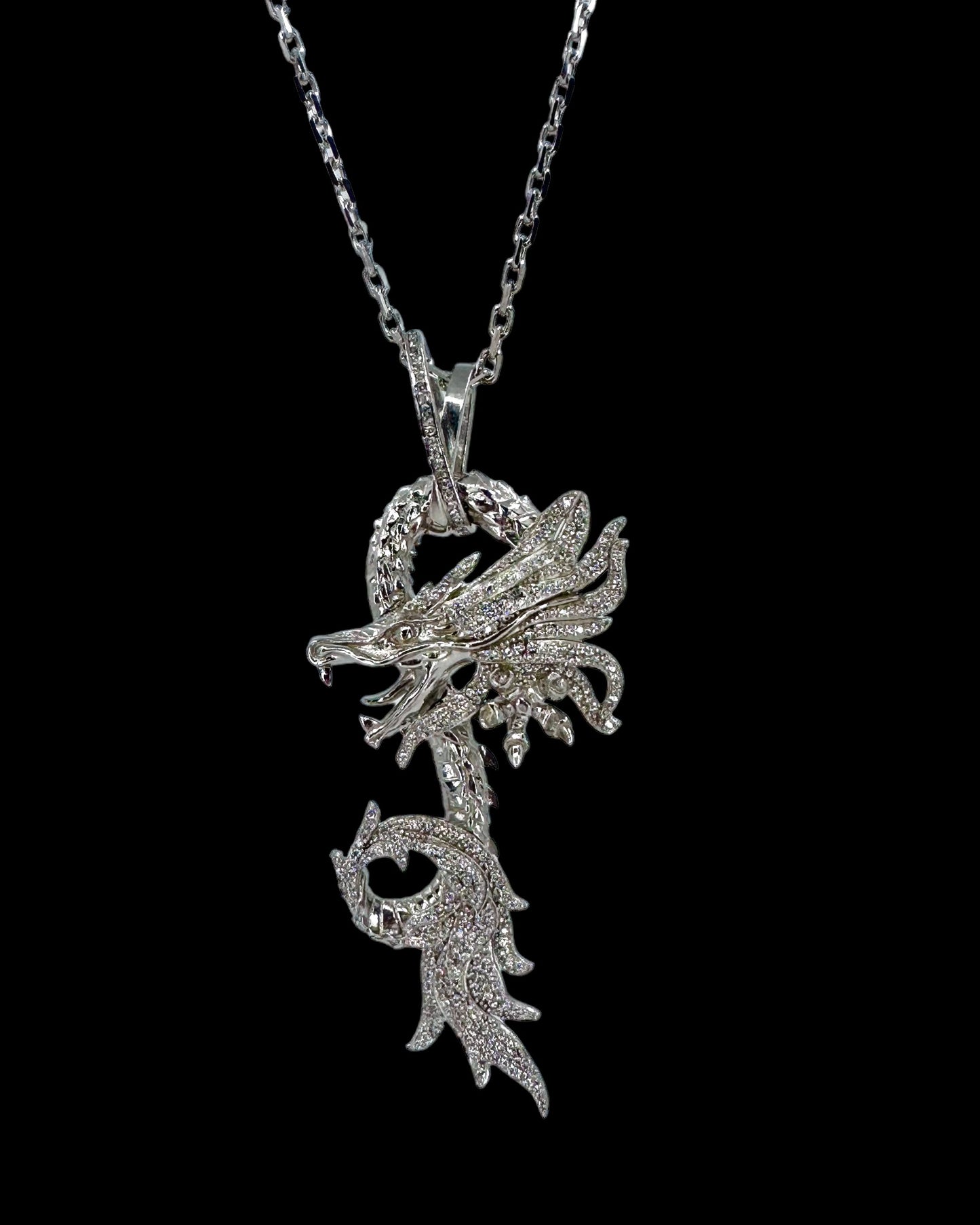 Beyaz Taşlı Silver Dragon Kolye