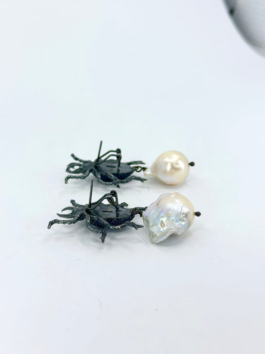 Barok İncili Gümüş Yeşil Scarab Küpe