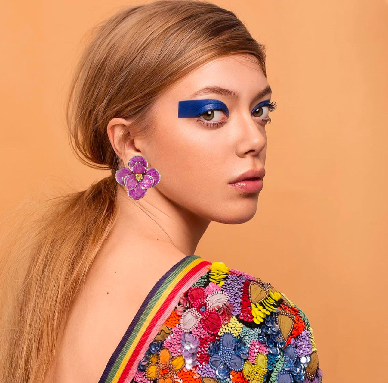 Pembe Menekşe Küpe