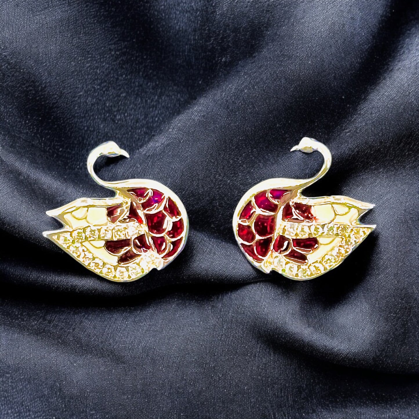 925 Ayar Gümüş Bordo Kuğu Küpe
