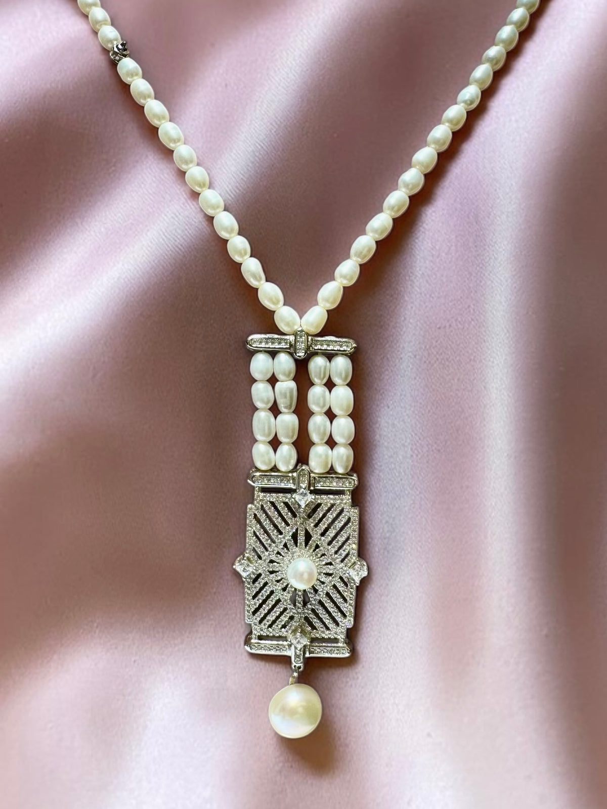 Diamond Pearl Necklace
