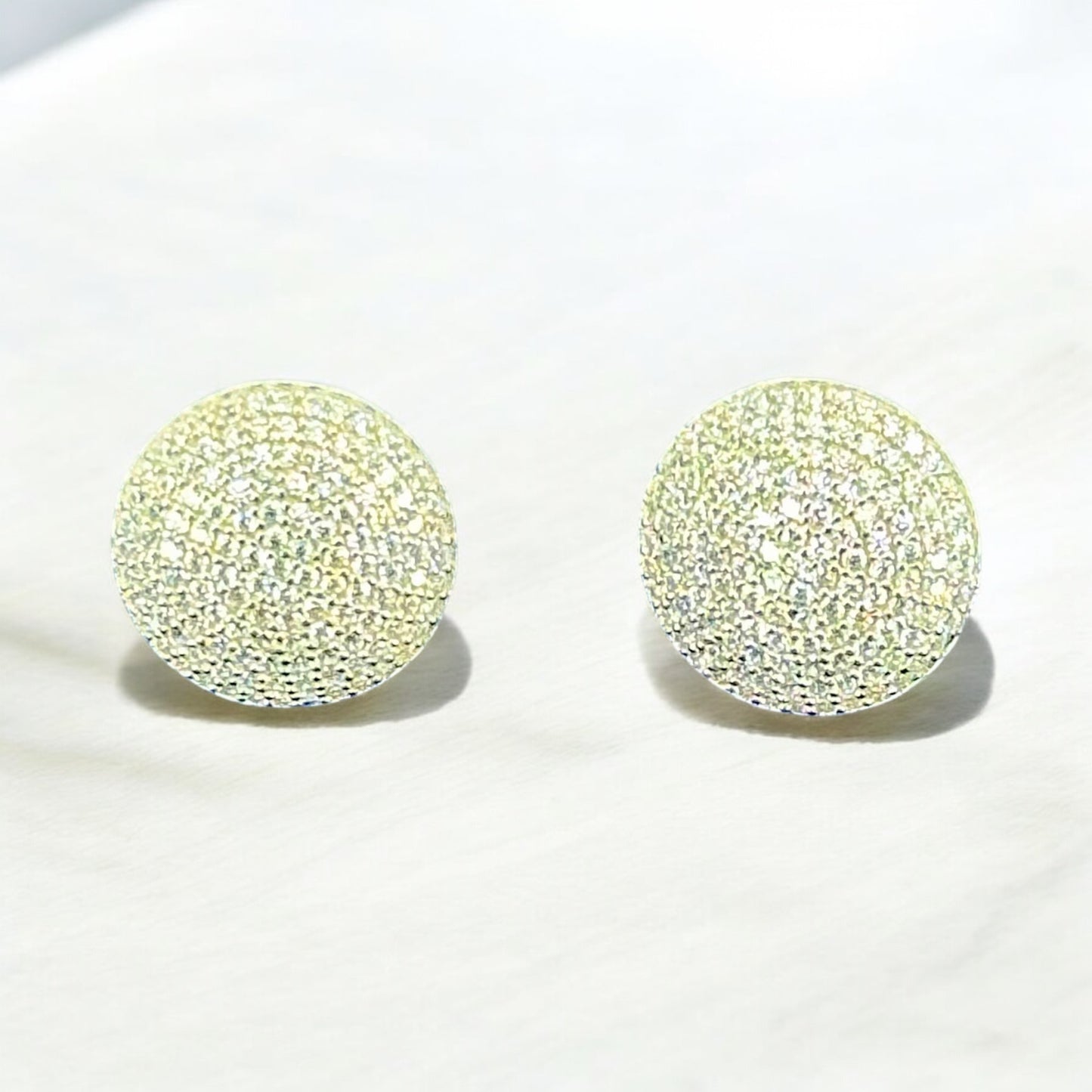 Minimal Circle Earrings