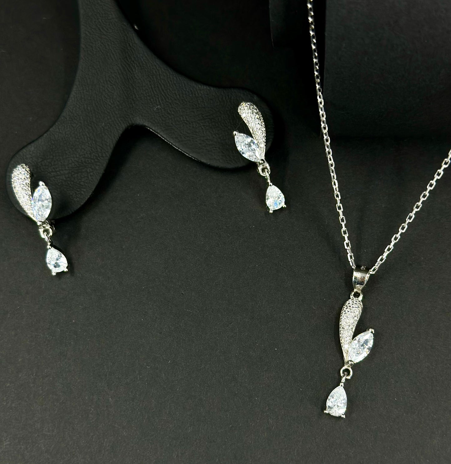 Aşkın Damlası Kolye Küpe Gümüş Set